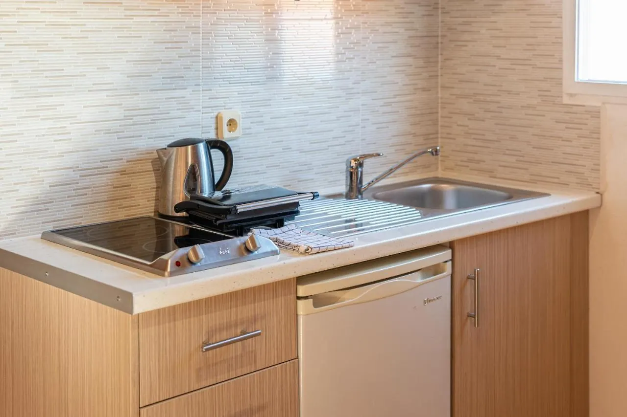 아파트호텔 Alexatos Studios & Apartments Agia Efimia
