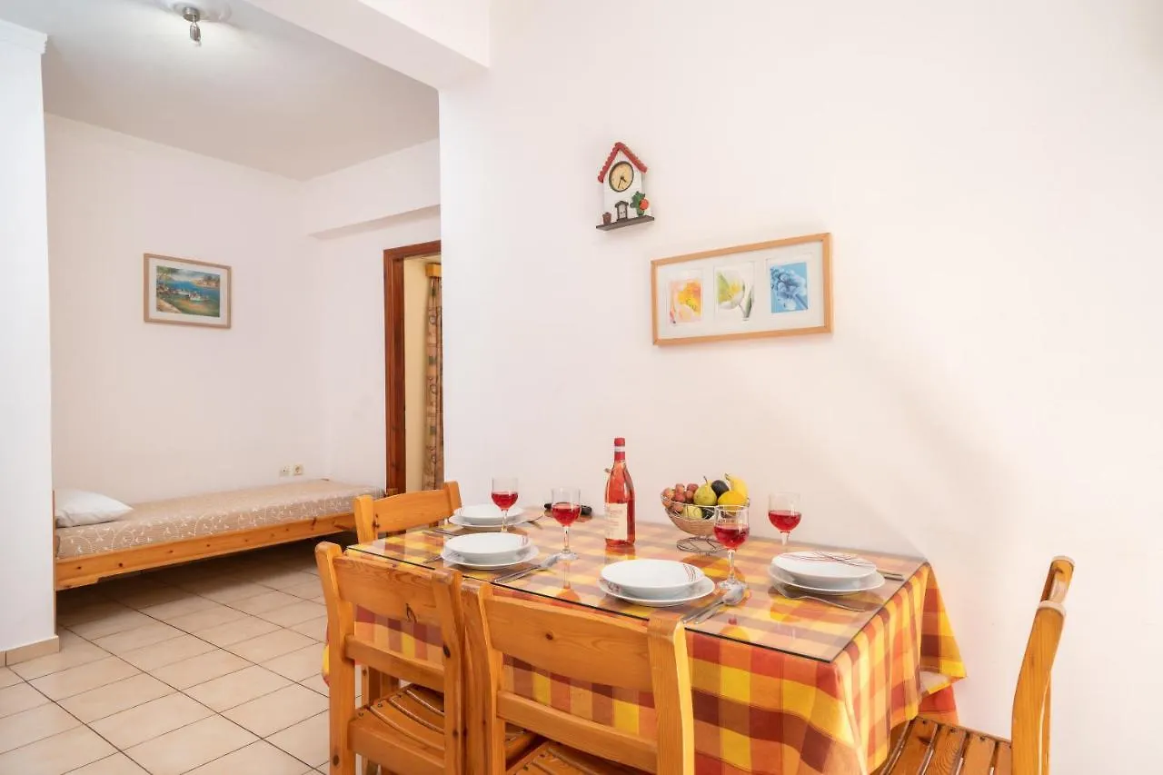 Alexatos Studios & Apartments Agia Efimia