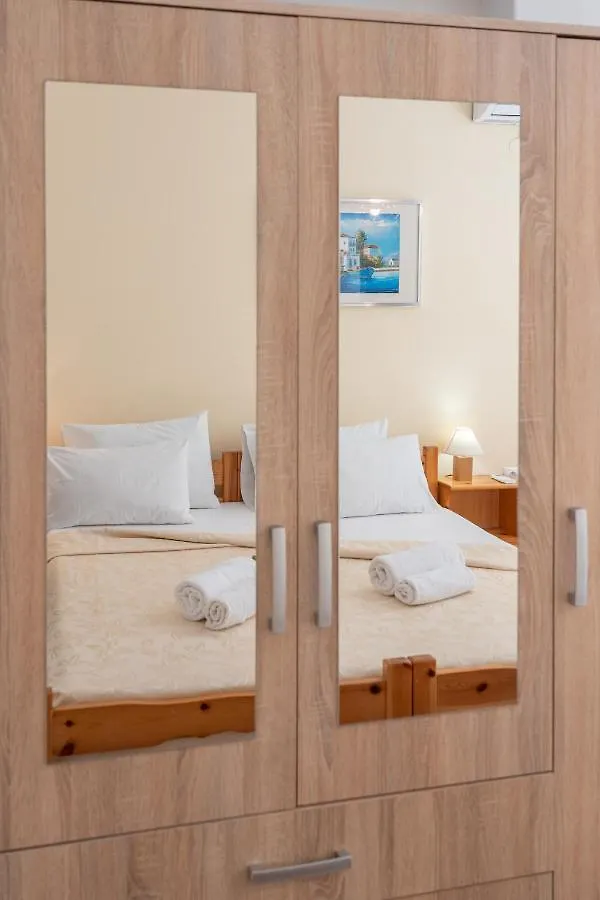 Alexatos Studios & Apartments Agia Efimia 그리스