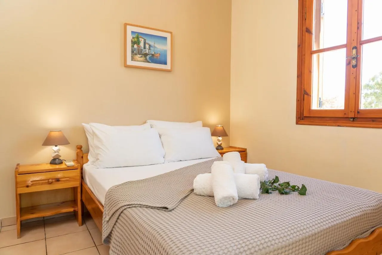 Alexatos Studios & Apartments Agia Efimia